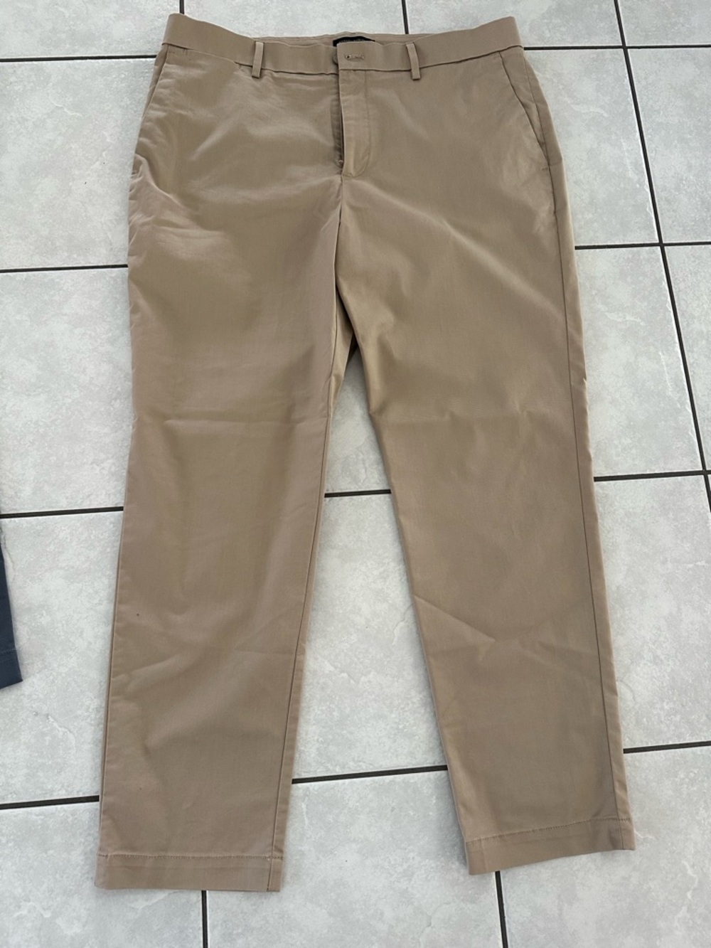 Banana Republic Men's Tan Chino Pants
36x30